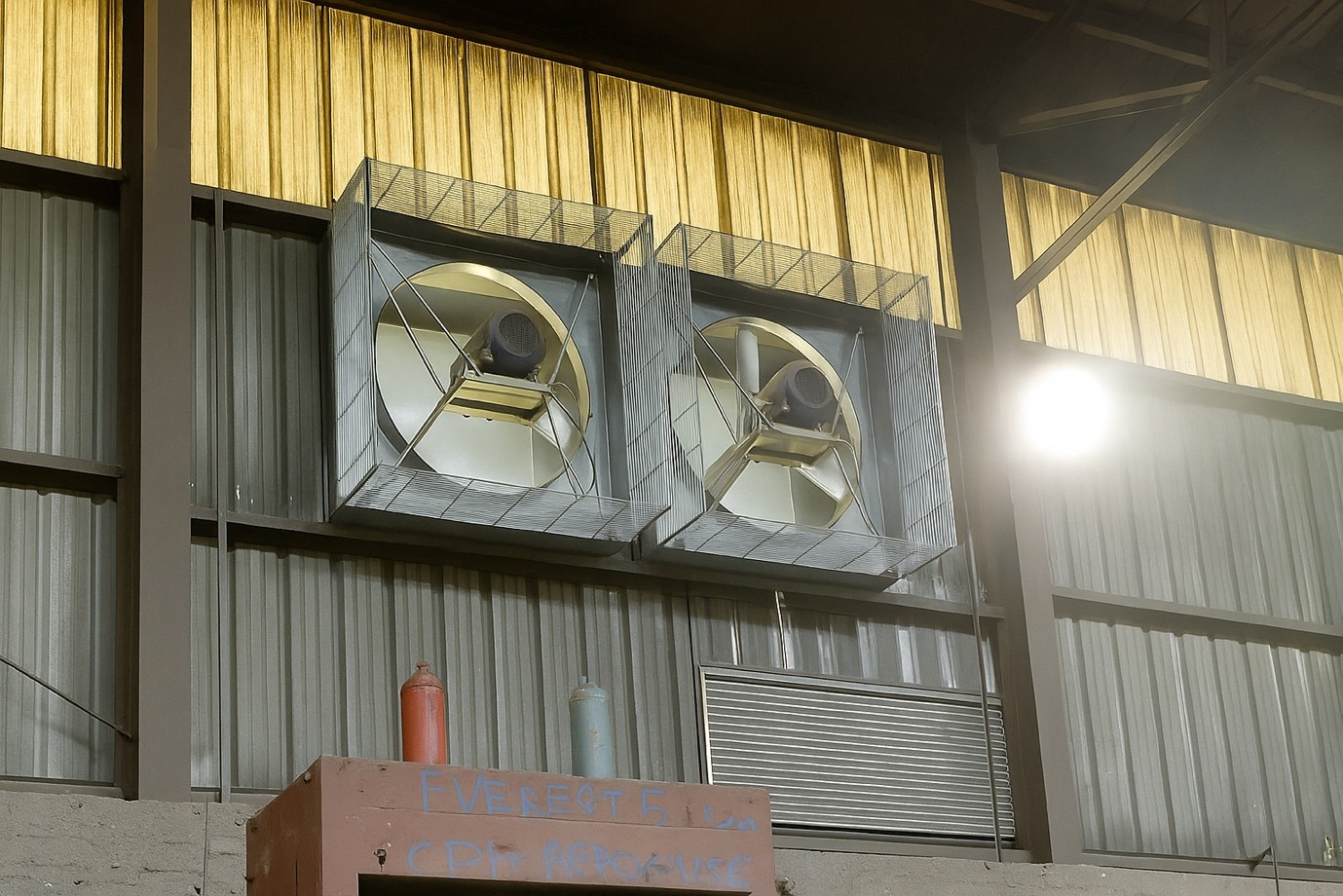 quạt hút mùi công nghiệp